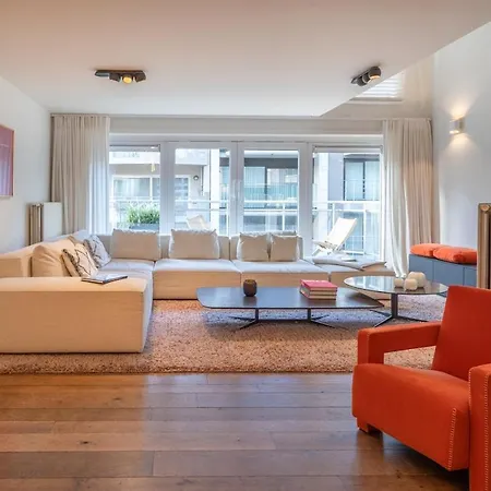 Alice At Knokke, Duplex Met Garage