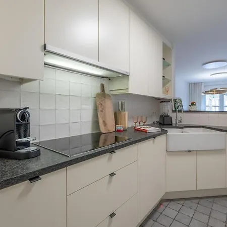 Alice At Knokke, Duplex Met Garage *